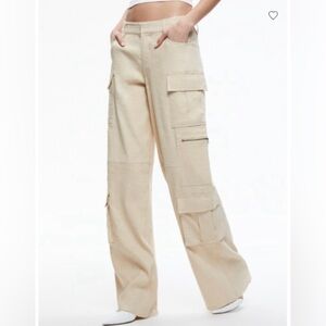 NWT Alice + Olivia Cay Cargo Pants in Natural - Size 8